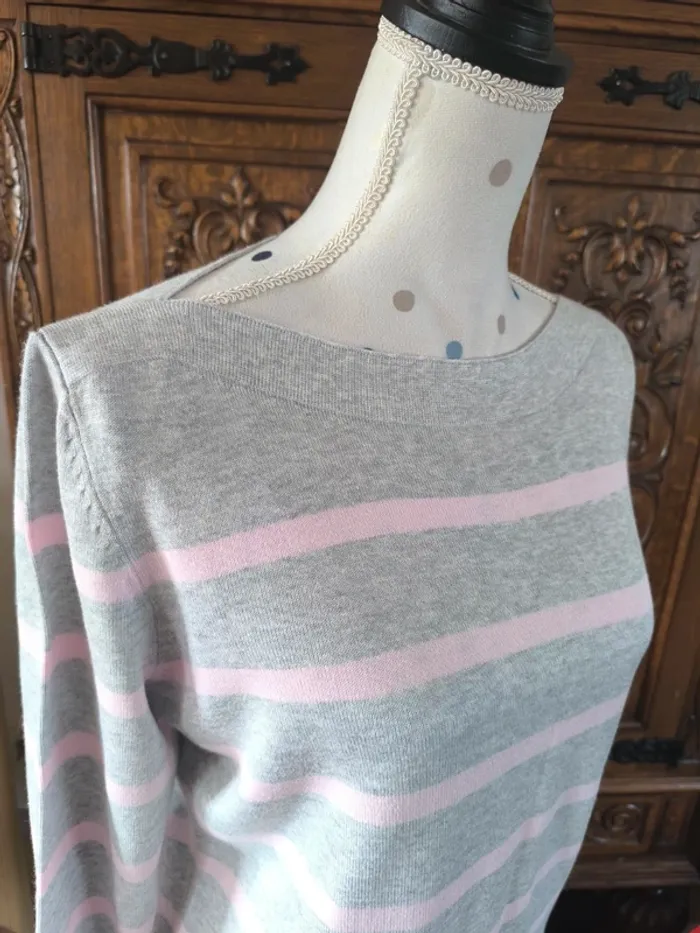 Joli pull rayé - photo numéro 3