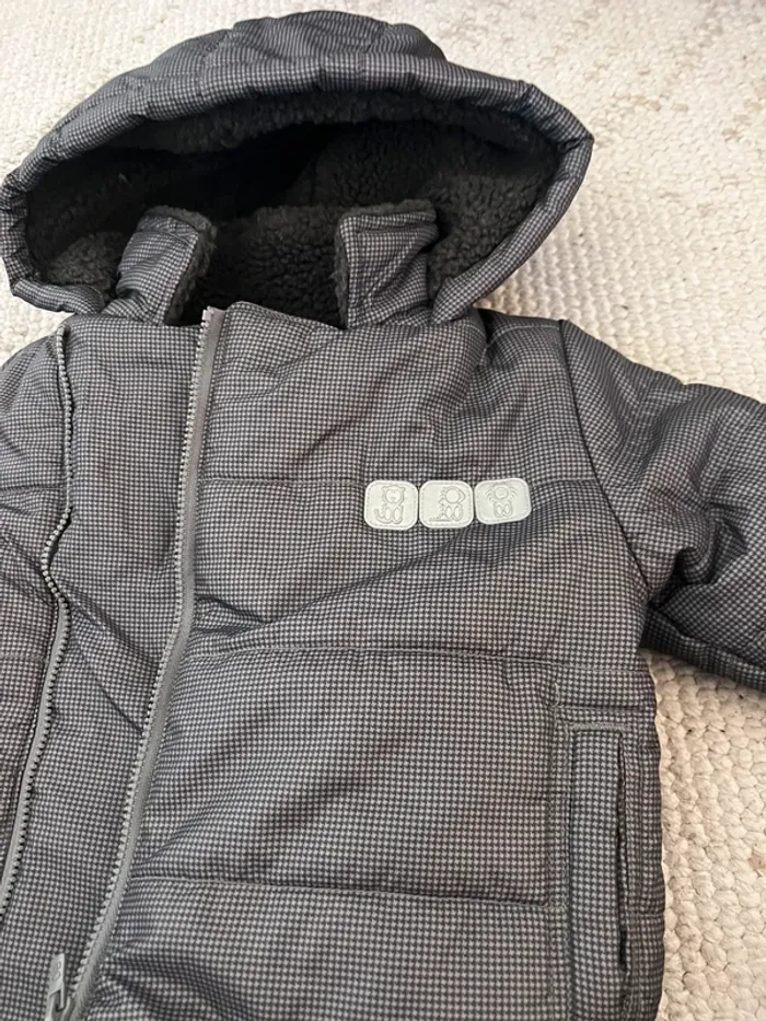 Veste à capuche 6 mois - photo numéro 5