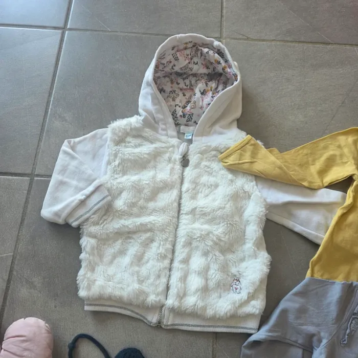 Lot vêtements 18 / 24 mois - photo numéro 2
