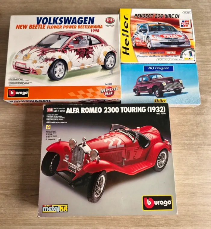 Lot de 4 Voitures Maquettes Heller Bburago