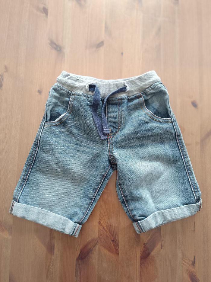 Short 3 ans