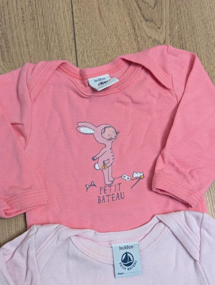 Lot bodies 3 mois - photo numéro 4