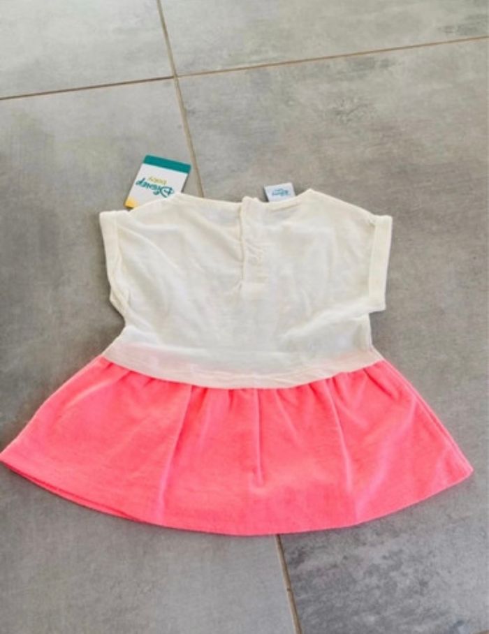 Robe minnie Disney 3 m’ois neuve - photo numéro 2