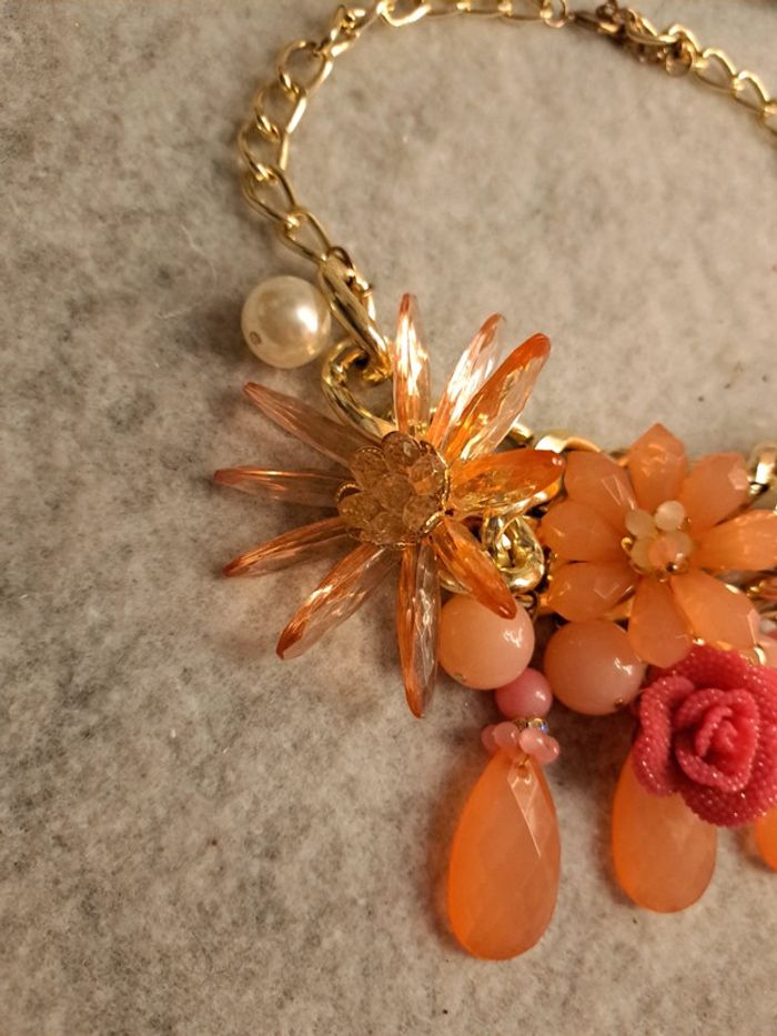 Magnifique collier fleur bohème champêtre orange corail et doré - photo numéro 4