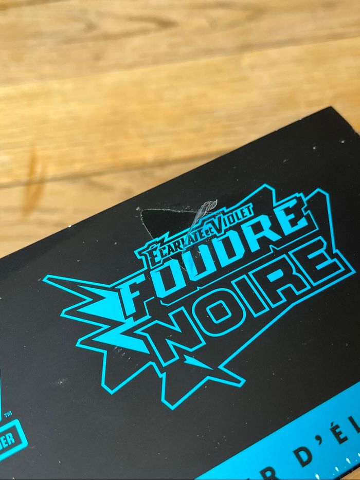 Pokémon ETB EV10.5 Foudre Noire - photo numéro 7