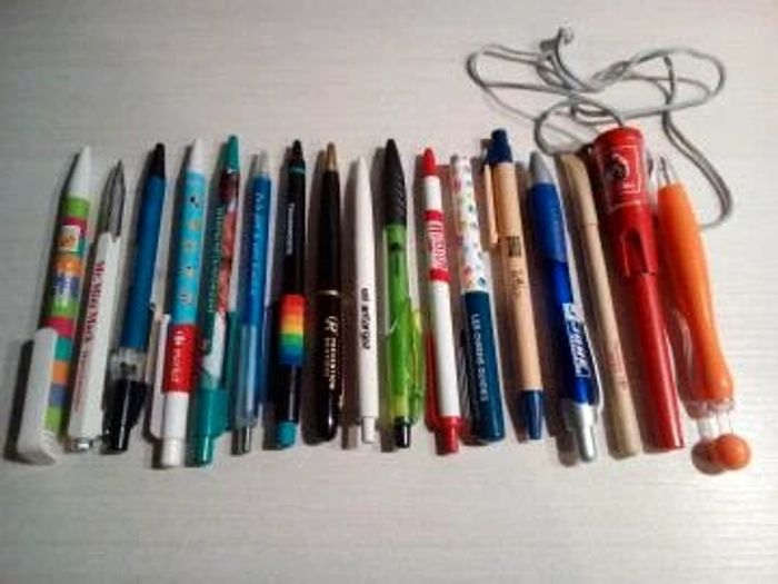 Lot de 17 stylos publicitaires pour collection en bon état. - photo numéro 2