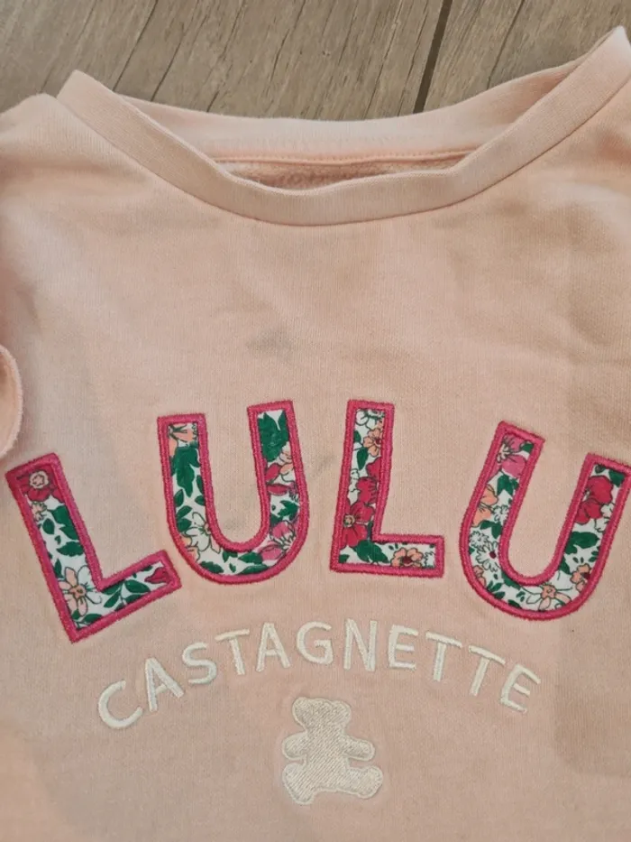 Lot de vêtements fille en 10 ans tachés - photo numéro 5