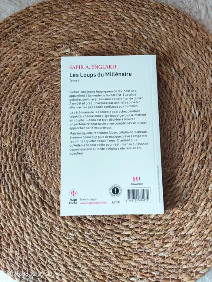 Livre les loups du millénaire - photo numéro 3