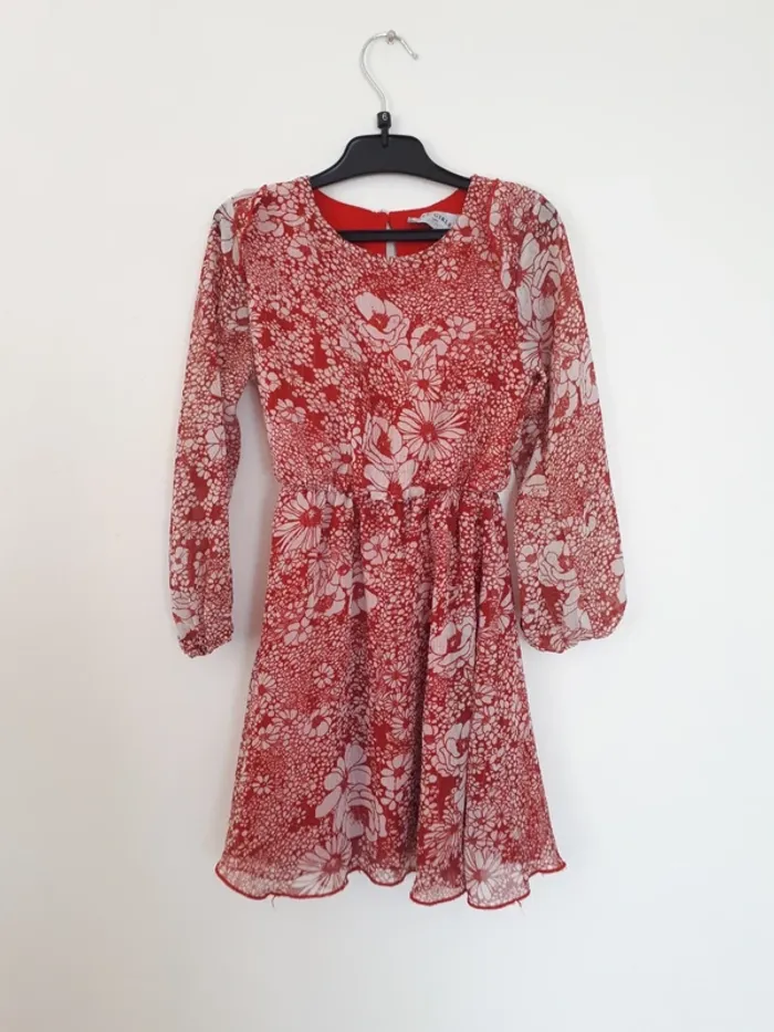 Joli robe légère transparente aux manches 6 ans