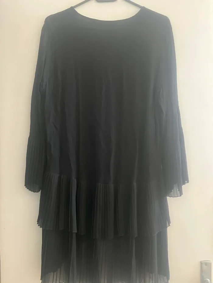 Robe Zara à volants - Neuve - taille M  🖤 - photo numéro 6