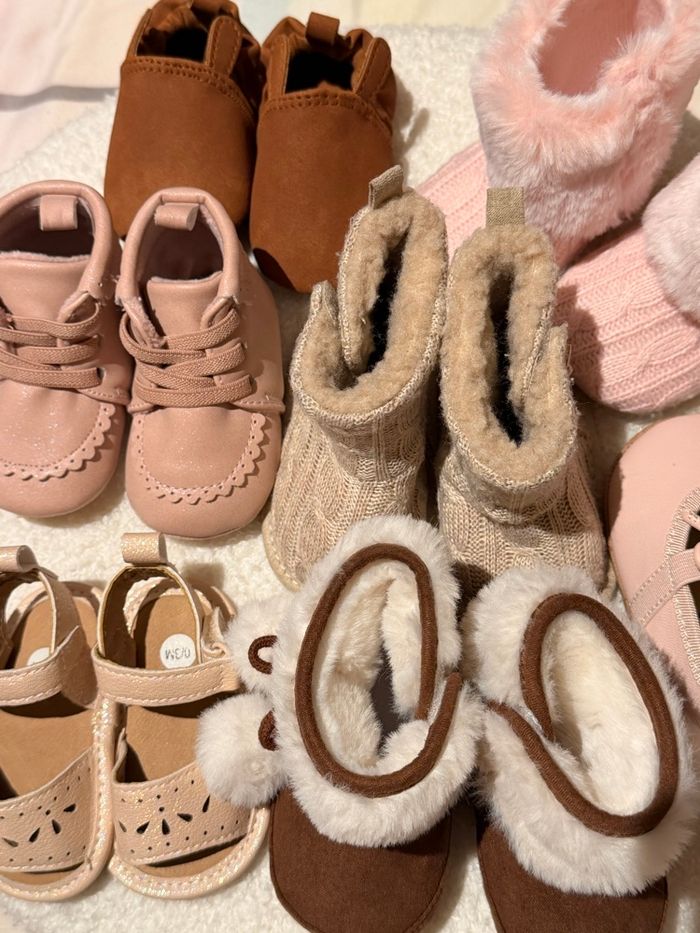 Lot de 8 paires de chaussures bébé fille - photo numéro 1