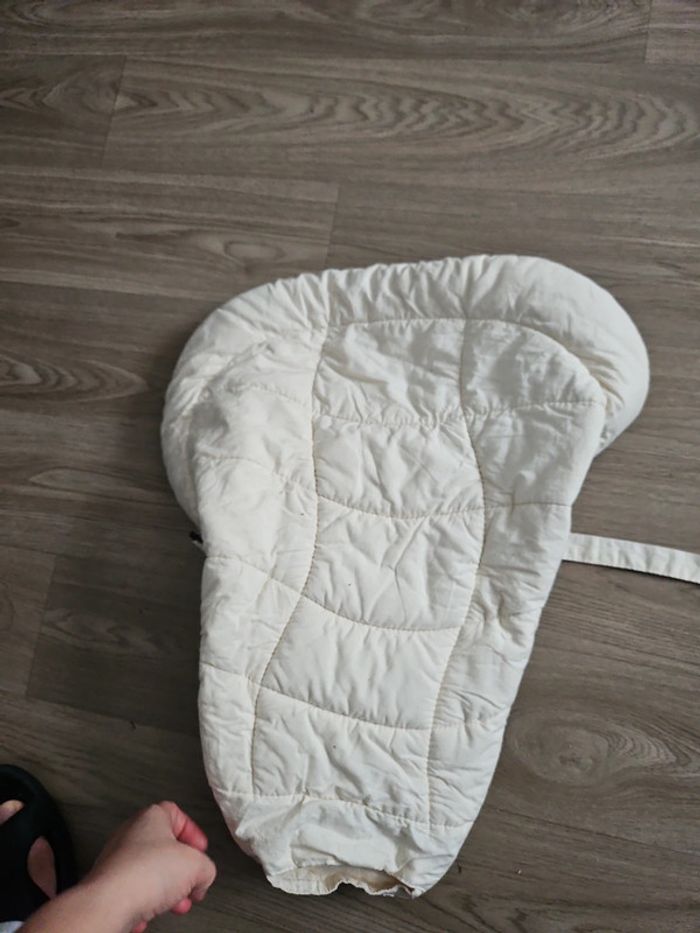 Réducteur ergobaby - photo numéro 3