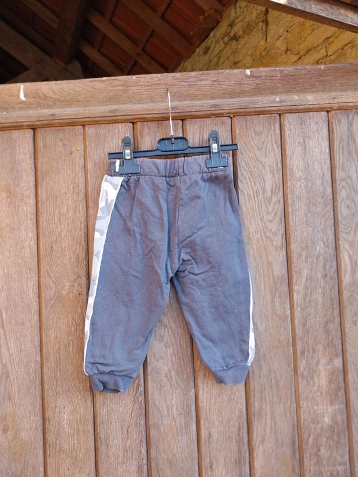 Pantalon de sport bébé garçon 18 mois c&a - photo numéro 2