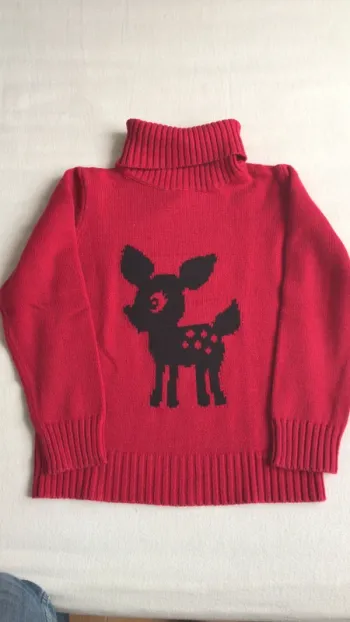 Pull rouge col roulé "Bambi" de chez Palomino 5 ans