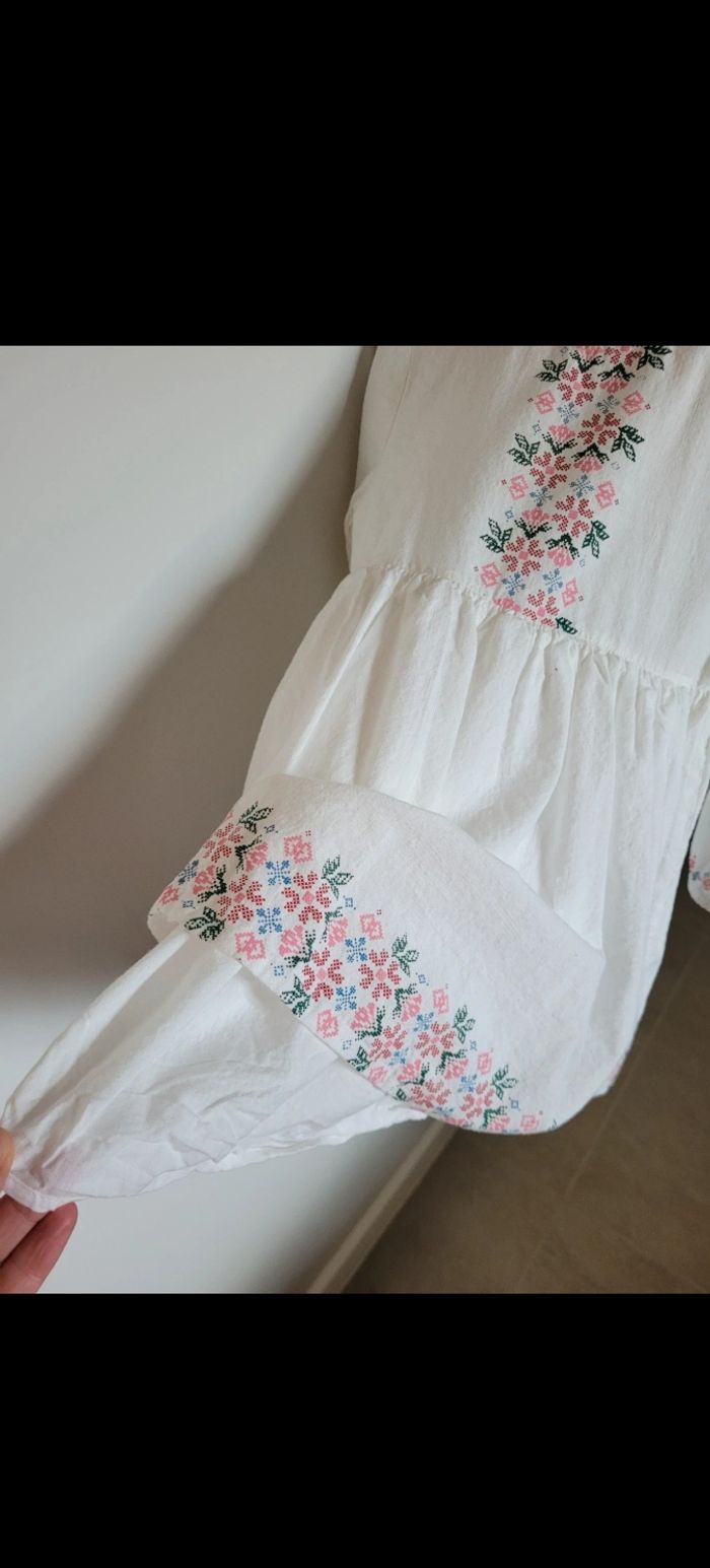 Robe brodée 5 ans - photo numéro 5