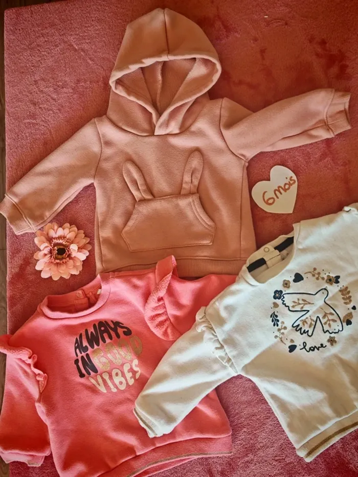 Lot pull 6 Mois