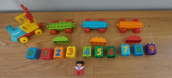 Le train des chiffres  Lego Duplo - photo numéro 2