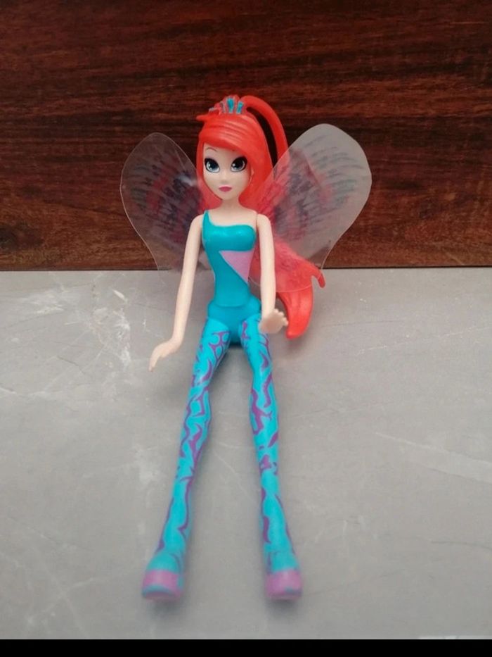 Poupée fée ailée Winx Bloom 23 cm env - photo numéro 3
