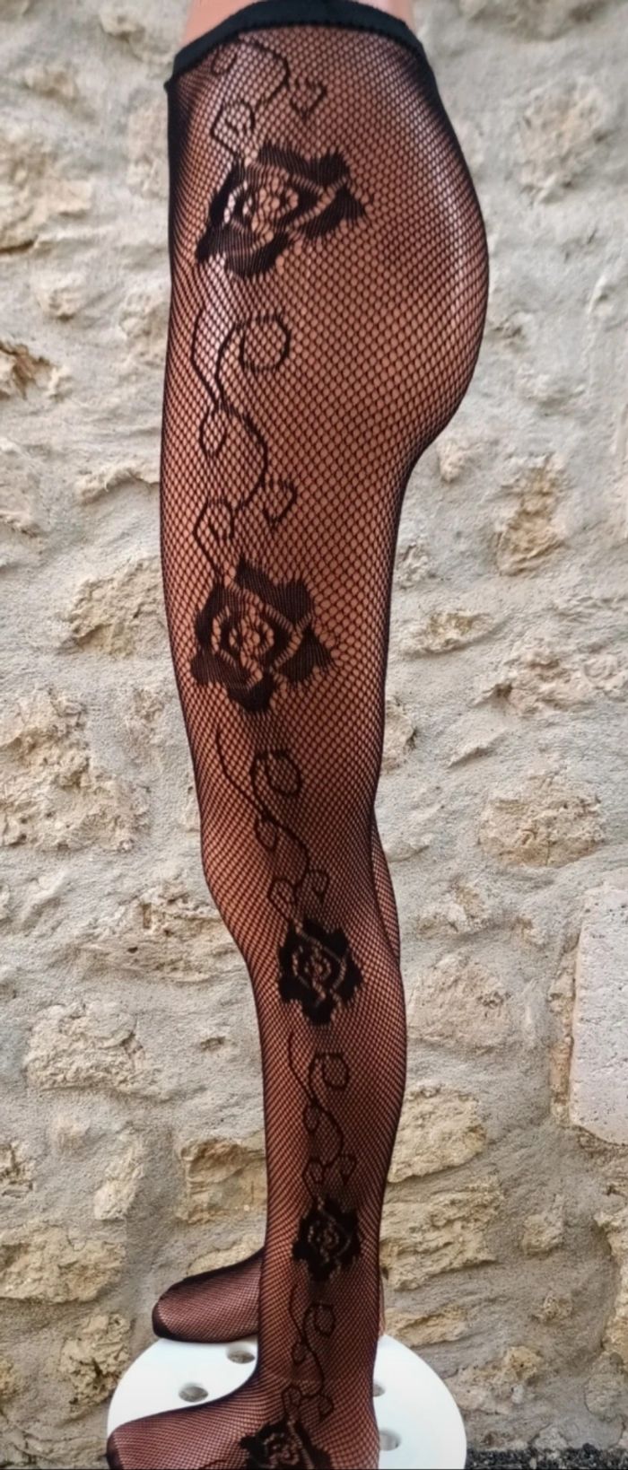 Collant résille motif fantaisie florale sur les côtés - photo numéro 5