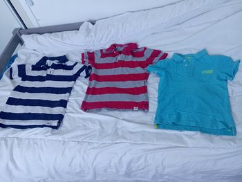 Lot 3 polos manches courtes marques diverses 6/7 ans 8€ 