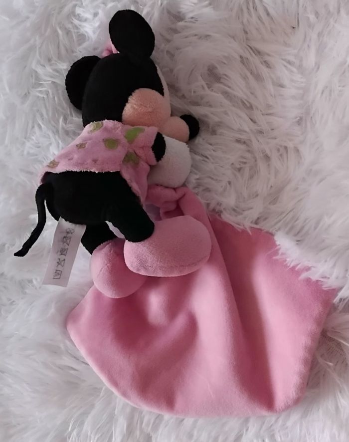 Doudou peluche Minnie- robe phosphorescent avec mouchoir- Disney - photo numéro 2