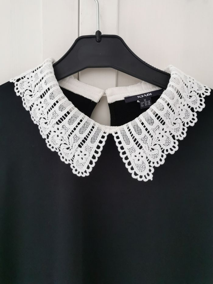 sweat noir en coton Avec joli col claudine en dentelle de crochet - photo numéro 3