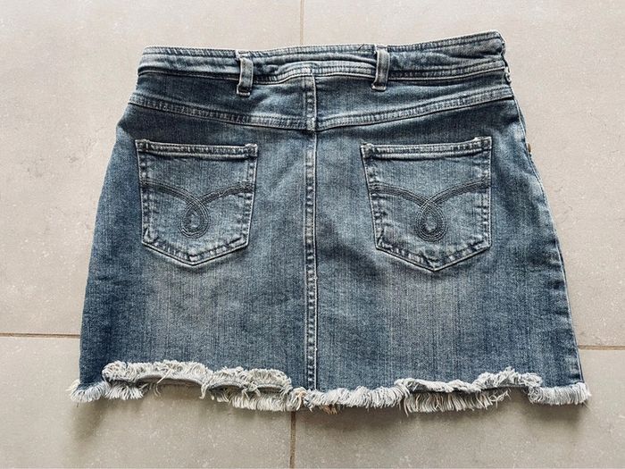 Jupe en jean vintage effet usé - photo numéro 3