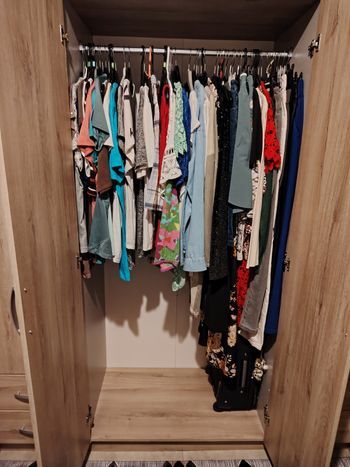 Vide-dressing lots de vêtements de femmes  10 Article 