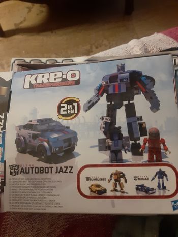 Jeu de construction juste ouvert