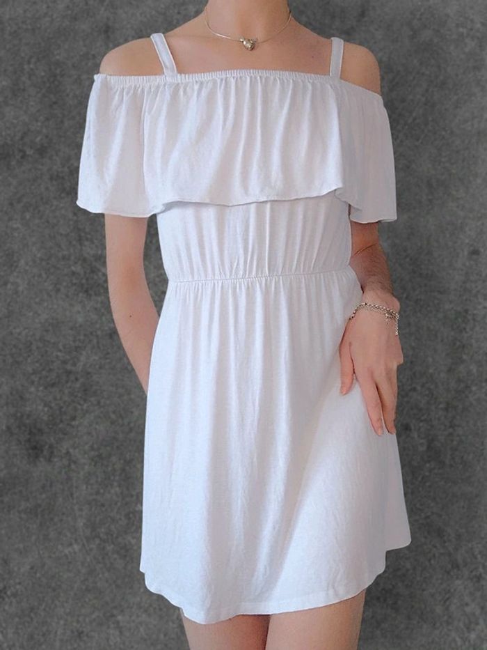 Robe patineuse épaule dénudé décolleté volant blanc - 36/S à 38/M - photo numéro 2