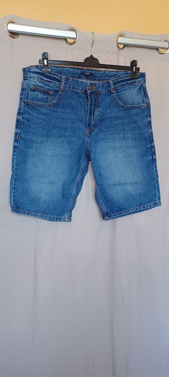 Très beau short jeans homme T 46