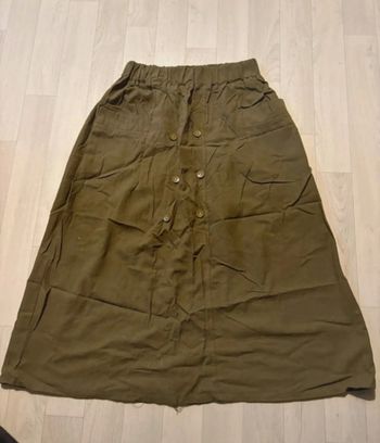 Jupe kaki neuve jamais porté plus d’étiquette 38/40