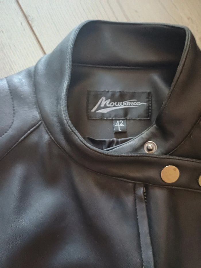 Veste simili cuir noire taille 40-42 - photo numéro 2