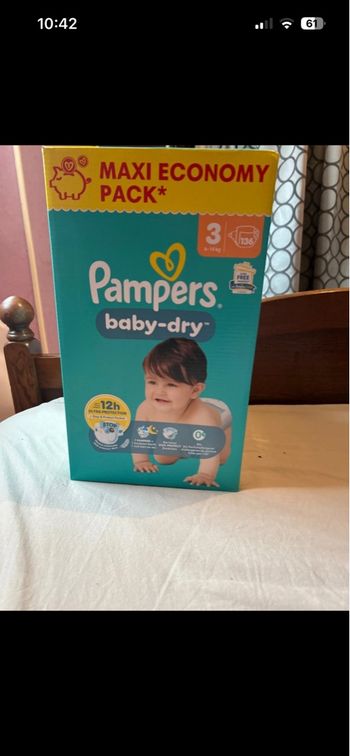 Couche Pampers  taille 3