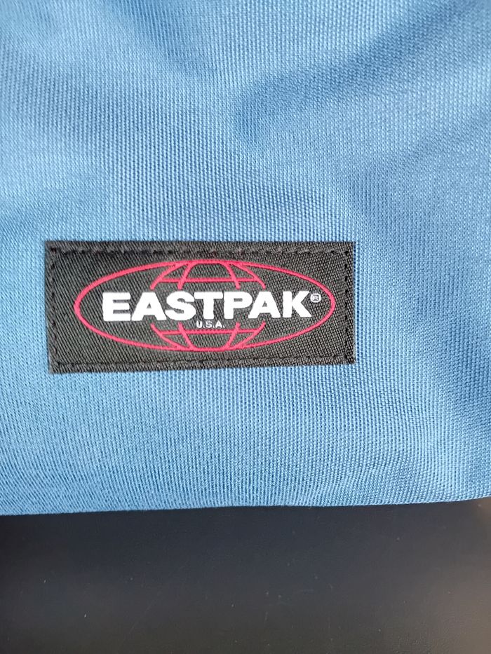 Sac à dos Eastpak neuf - photo numéro 2