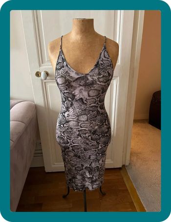 Fond de robe nuisette imprimée serpent taille XS - BCBGmaxazria