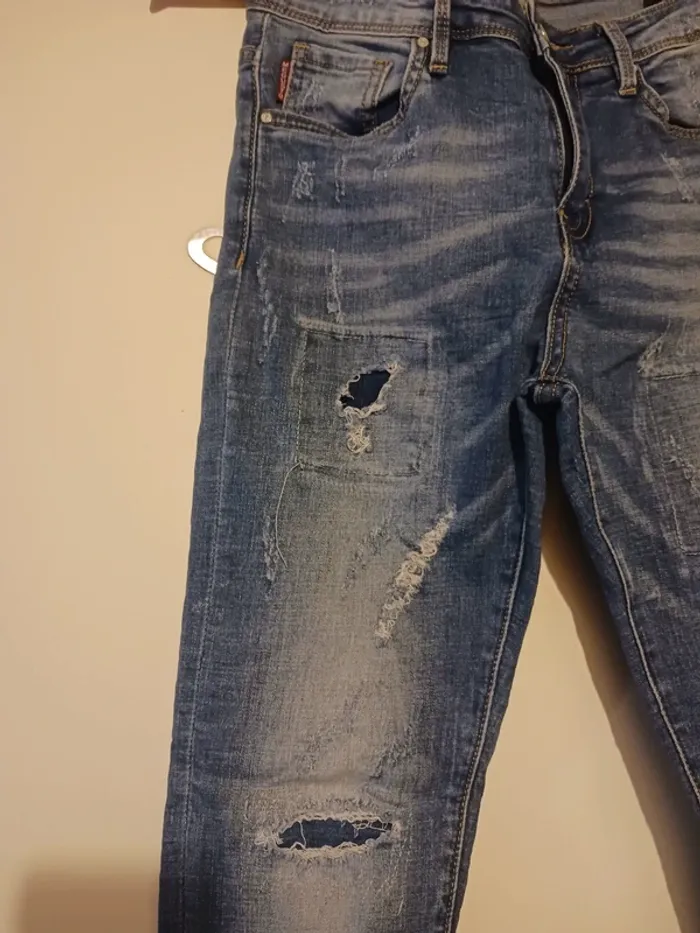 Jean skinny troué - photo numéro 2