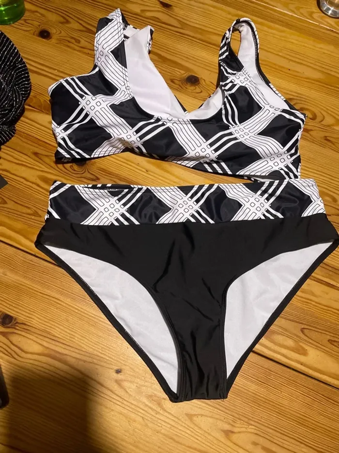 Maillot de bain 2 pièces - photo numéro 5