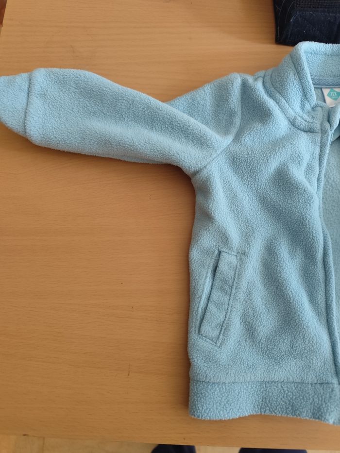 Vends légère polaire bleu bébé - photo numéro 3