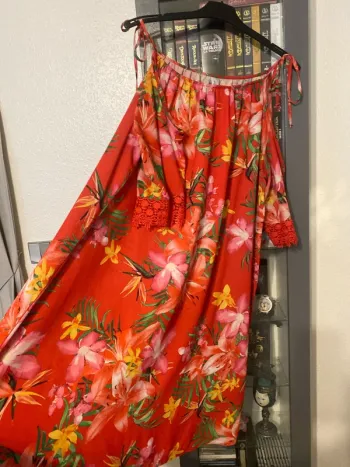 superbe robe épaules dénudées Miss Etam taille 52 fleuri