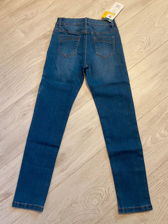 Jean neuf - photo numéro 3