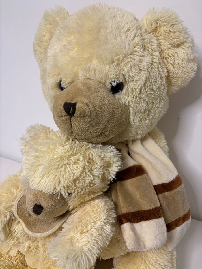 Grande peluche maman ours avec son ourson beige - photo numéro 2