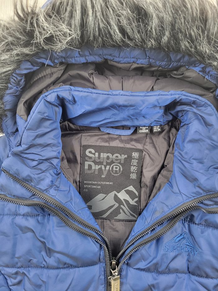 erdry • Doudoune femme bleu marine • Taille 38 • Capuche amovible & fourrure • Excellent état - photo numéro 2