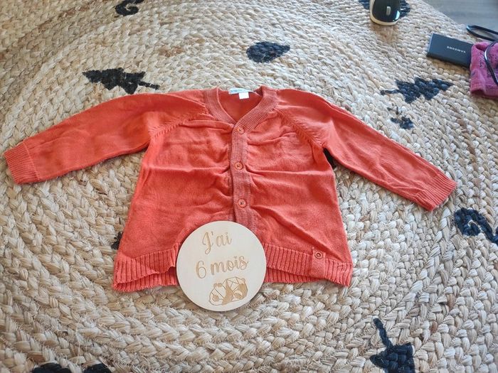Lot 3 gilets 6 mois - photo numéro 3