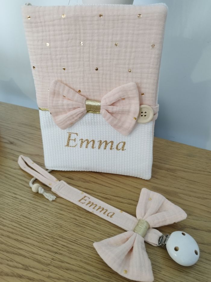 Protège carnet de santé+ attache tétine 37€ - photo numéro 4