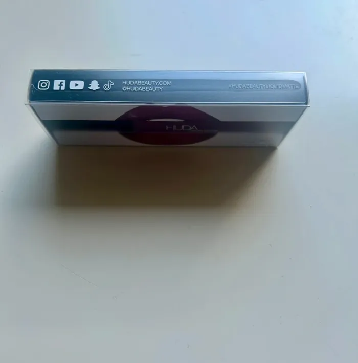 Huda Beauty liquid matte first class neuf - photo numéro 5