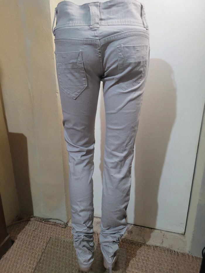 Pantalon beige, taille haute, bas plissé - photo numéro 4