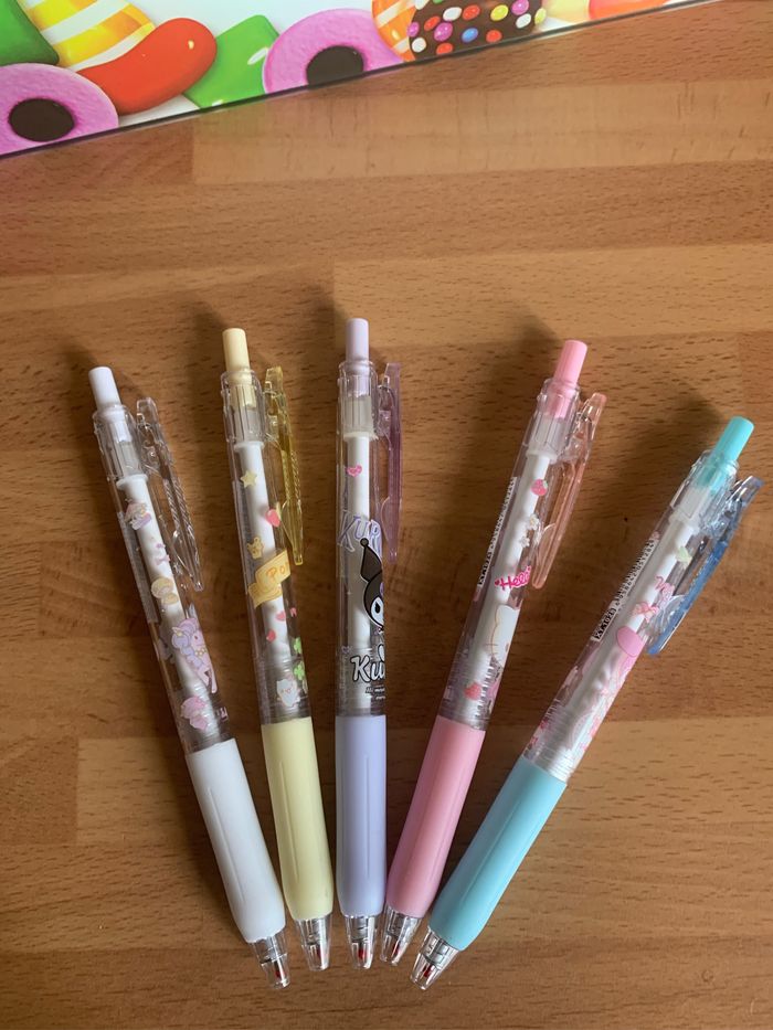 5 stylos Sanrio