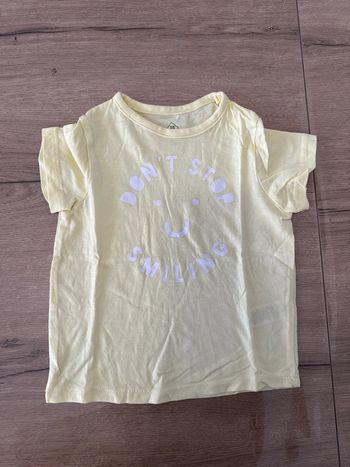 T-shirt jaune