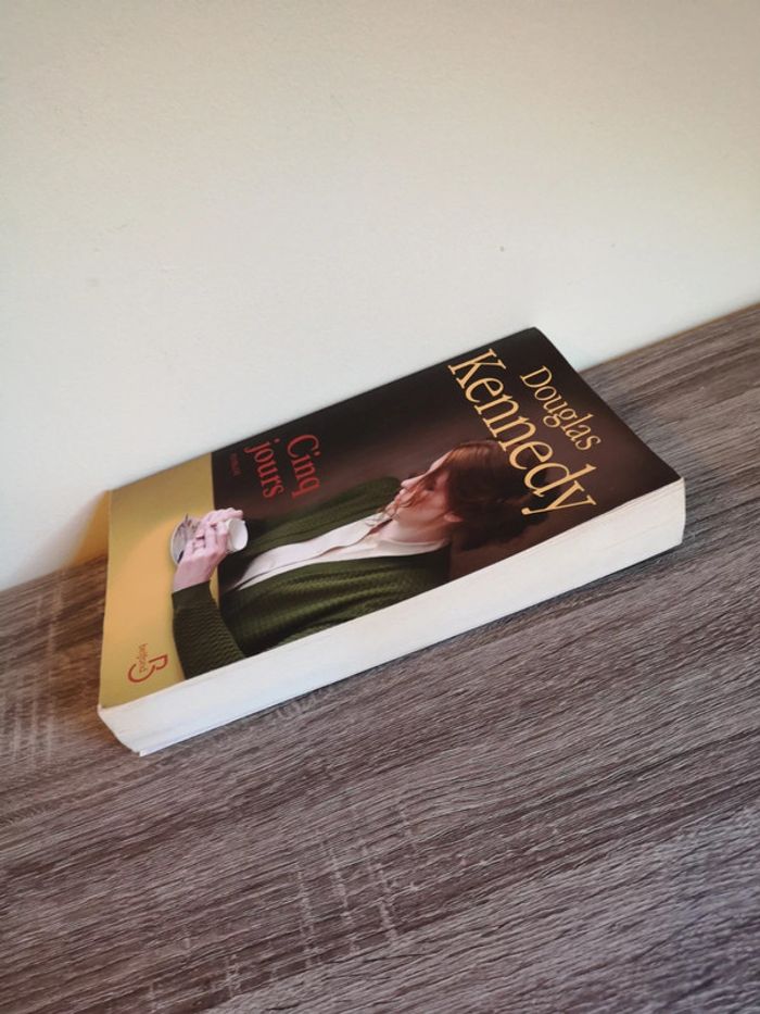 Livre romance Cinq jours de Douglas Kennedy - photo numéro 4